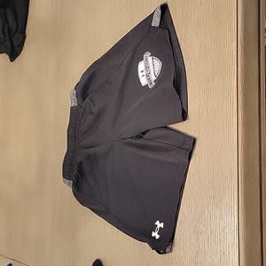 Boy's Under Armour shorts size YMD